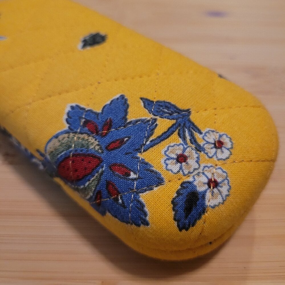 Vera Bradley French Yellow Floral Eyeglass Case - Clamshell - Retired Pattern